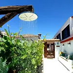 La Casa De Conchita Адехе